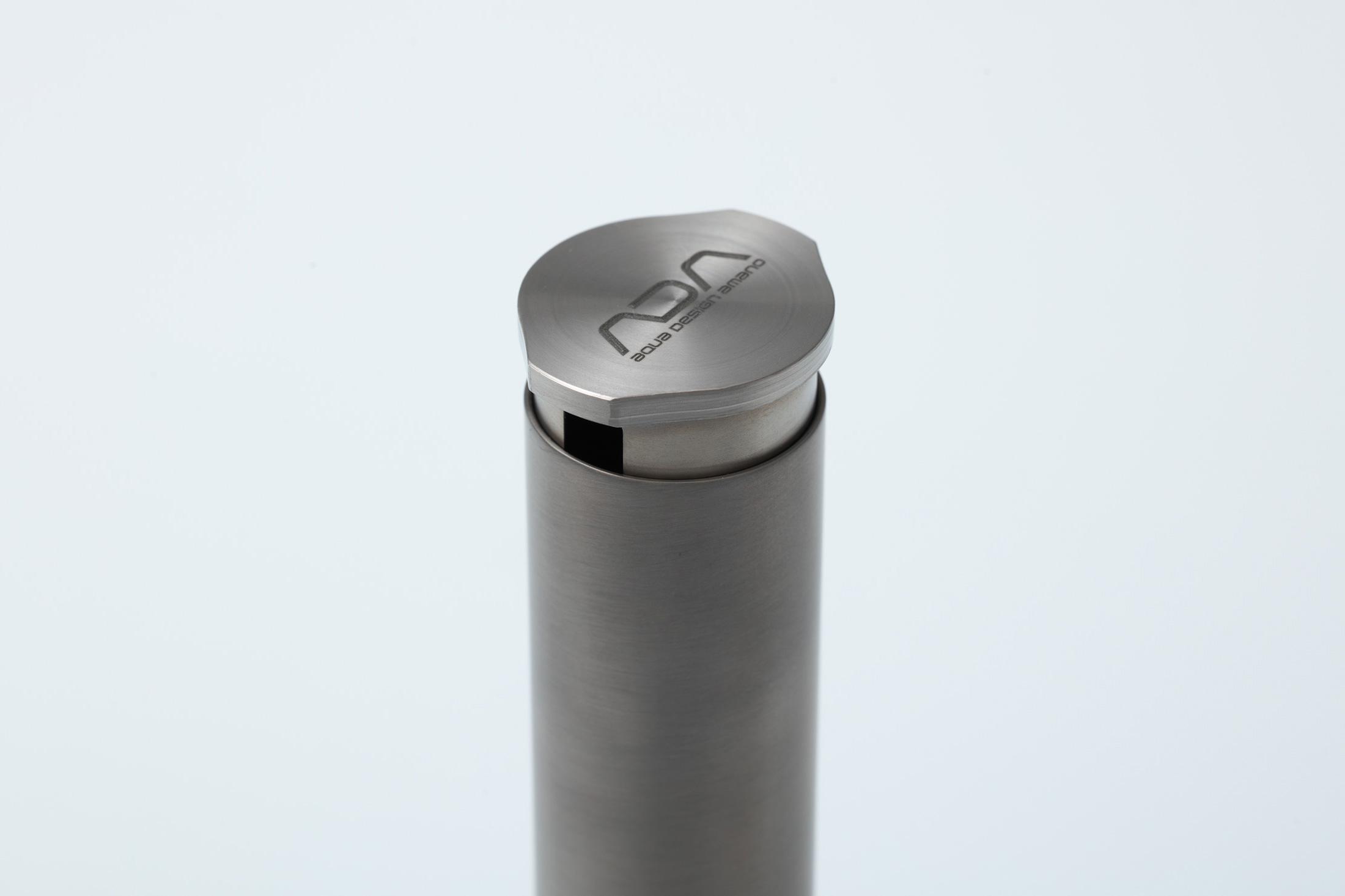 AP SHAKER TITANIUM