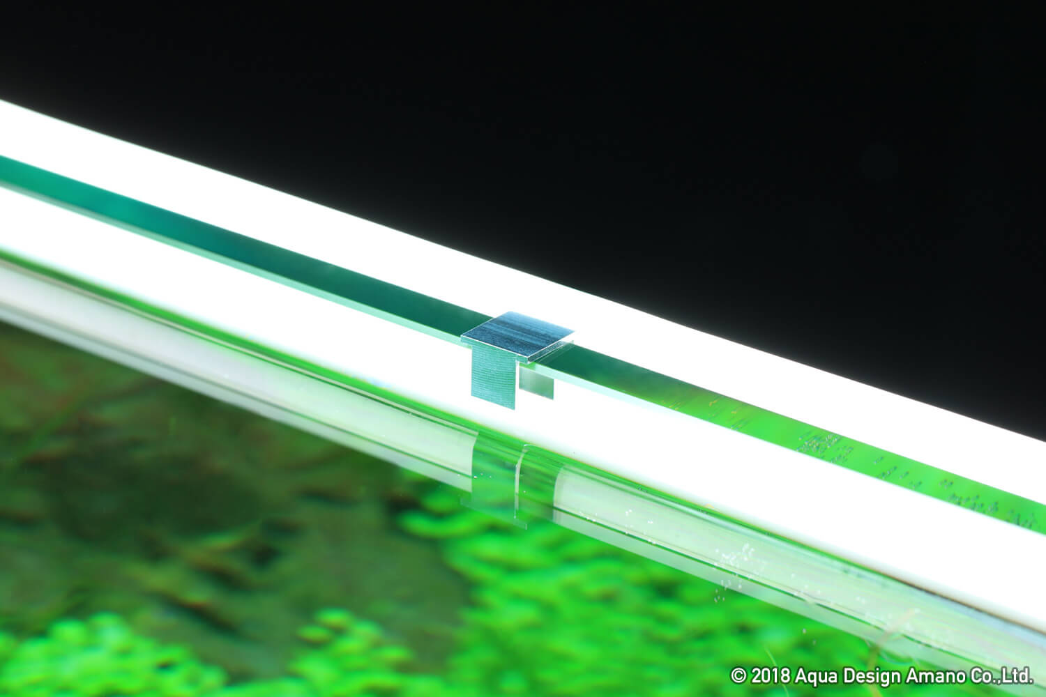 水景はより美しくなる 水槽用ledバックライトの光 Aqua Design Amano
